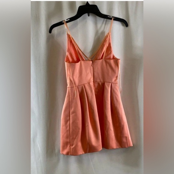 12. NWT Topshop Womens Coral Sleeveless Cross Front V-Neck Mini Dress Size 0 - Picture 2 of 4